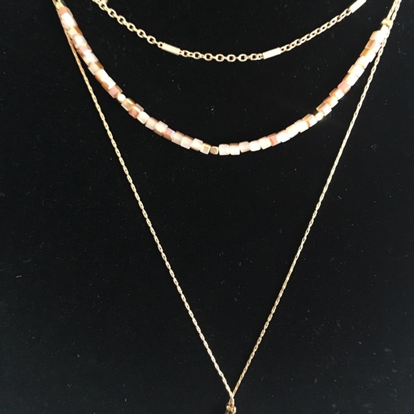 Gold tone tassel necklace w/ matching earrings. - Picture 2 of 6